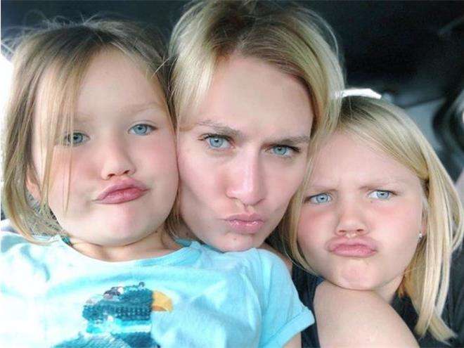Мария Машкова с дочками