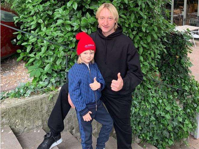 Плющенко с сыном