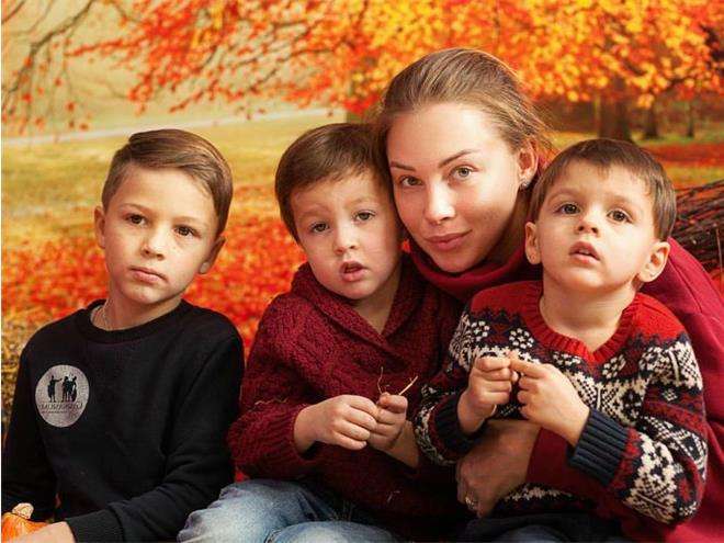 Полина Диброва с сыновьями