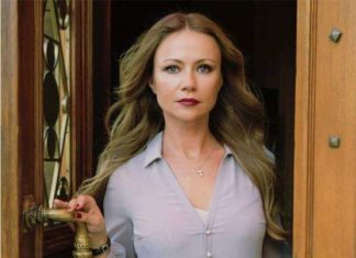 Ніякого животика: Марія Миронова показала фігуру після пологів