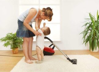 Порада дня: заохочуйте дитину до виконання домашніх справ з раннього віку