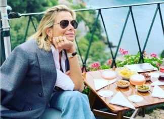 Ароматно: Юлія Висоцька поділилася рецептом смачних тарталеток з суницею