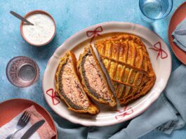 Лосось Веллінгтон: святкова страва, яка конкурує з яловичиною