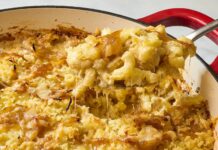 Французький Луковий Макарон із Сиром: Злиття Комфортної Харчування