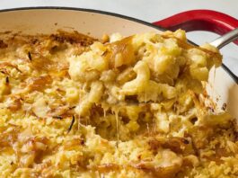 Французький Луковий Макарон із Сиром: Злиття Комфортної Харчування
