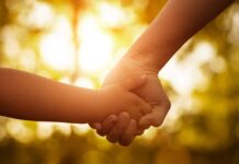 Сімейна Подорож: Набуття Сенсу Через Усиновлення Дитини з Синдромом Дауна