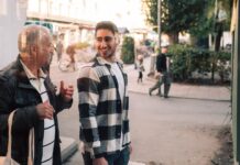 Скорочуючи розрив: 6 питань для зміцнення відносин зі старшими родичами