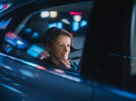 Спільне використання поїздок для підлітків: Lyft приєднується до Uber на зростаючому ринку