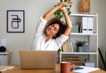 Тривале Сидіння Пов’язане з Хронічним Біль та Обмеженою Рухомістю