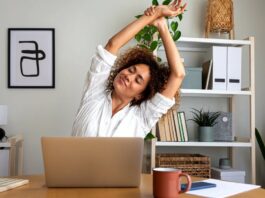 Тривале Сидіння Пов’язане з Хронічним Біль та Обмеженою Рухомістю