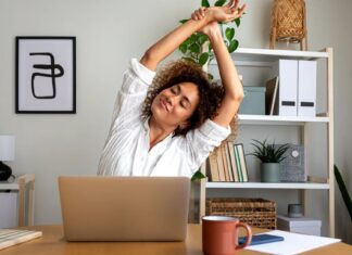 Тривале Сидіння Пов’язане з Хронічним Біль та Обмеженою Рухомістю