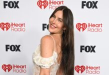 Скаут Вілліс повторює стиль Демі Мур на церемонії iHeartRadio Awards 2026 року