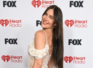 Скаут Вілліс повторює стиль Демі Мур на церемонії iHeartRadio Awards 2026 року