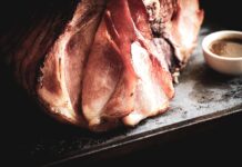 Шинка в глазурі з Dr Pepper: Несподівана пасхальна страва