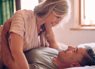 Menjaga Keintiman: Posisi Seks untuk Lansia