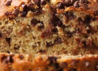Comment faire du pain aux bananes et aux pépites de chocolat dans un bol (aucun mixeur nécessaire)