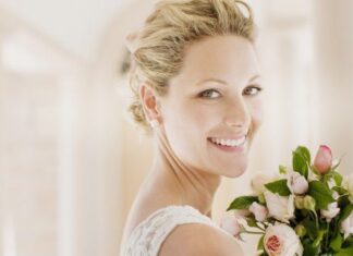 Why Modern Brides Are Ditching Heavy Makeup for Natural Beauty