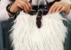 Por que as bolsas peludas estão tomando conta do seu guarda-roupa de outono